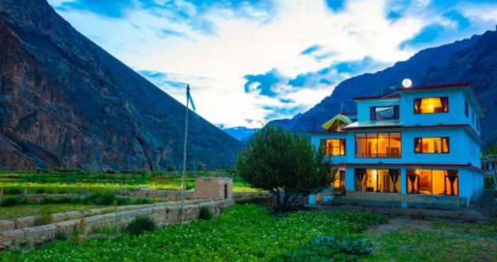 white lotus hotel and home stay tabo