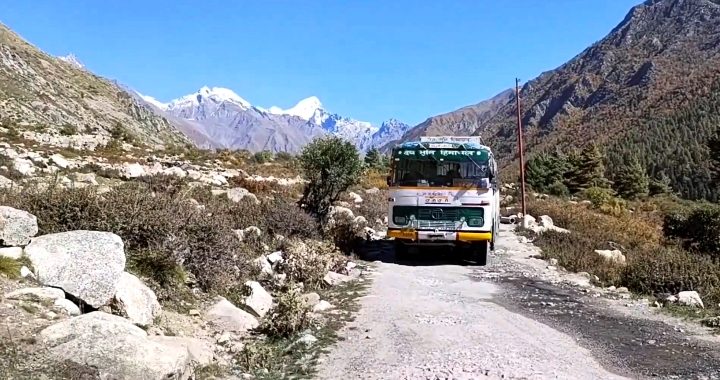 how to reach spiti valley by bus